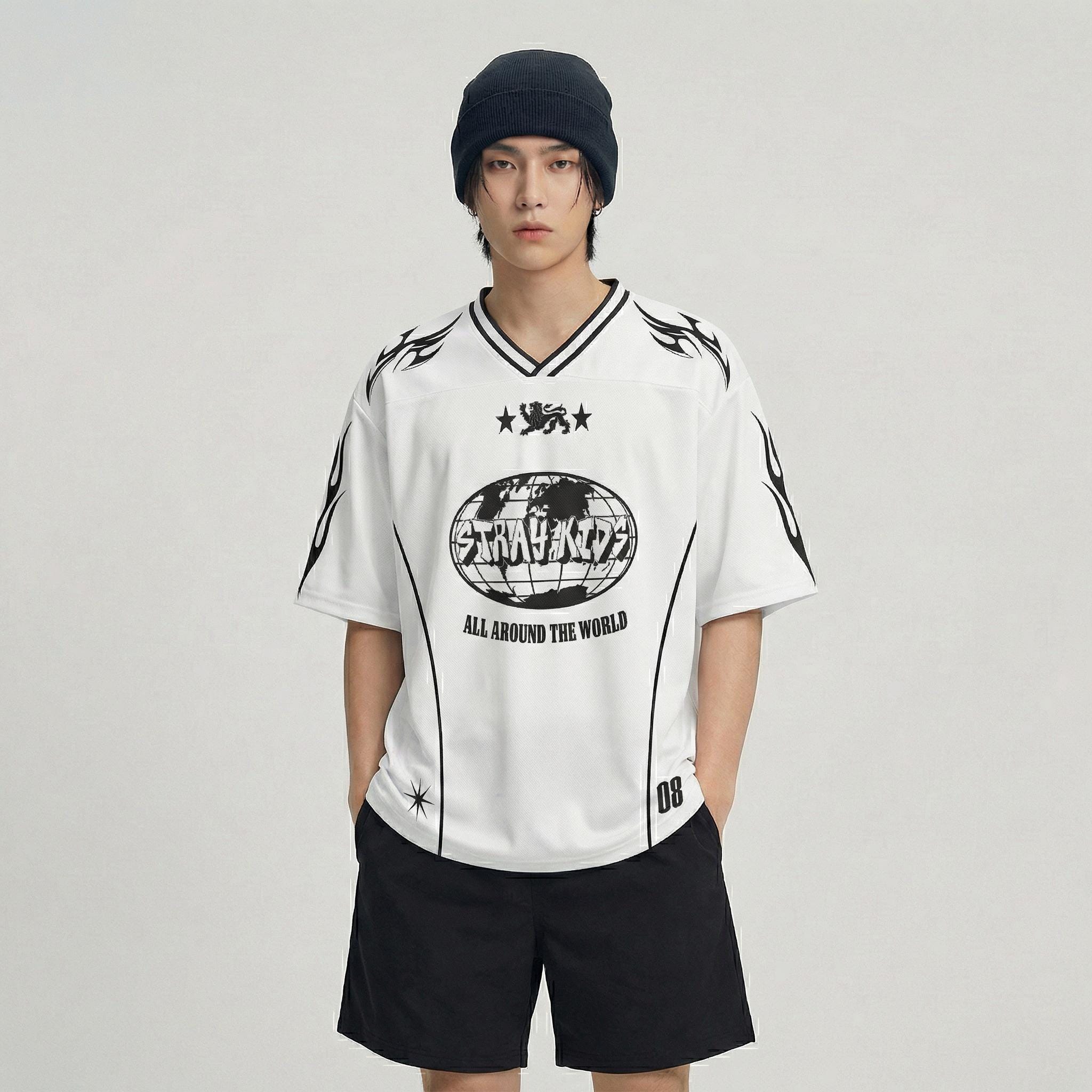 Stray Kids All Around The Worl - Vintage Fashion Toys ulasan dan harga